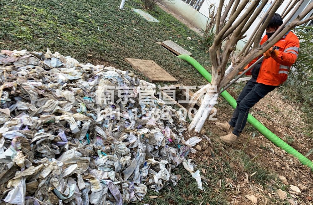 315丁家桥化粪池垃圾清理
